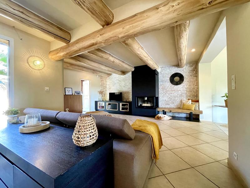 Villa - 262 m² - 6 pièces