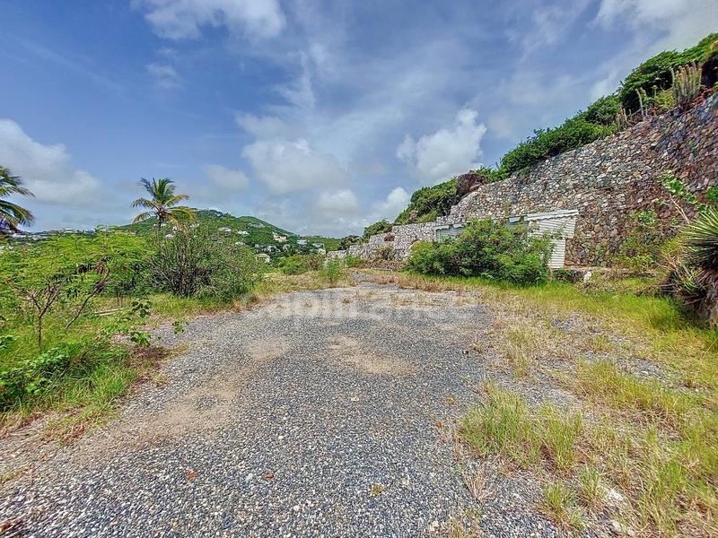 Terrain constructible - 2 195 m²