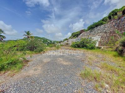 Terrain constructible - 2 195 m²