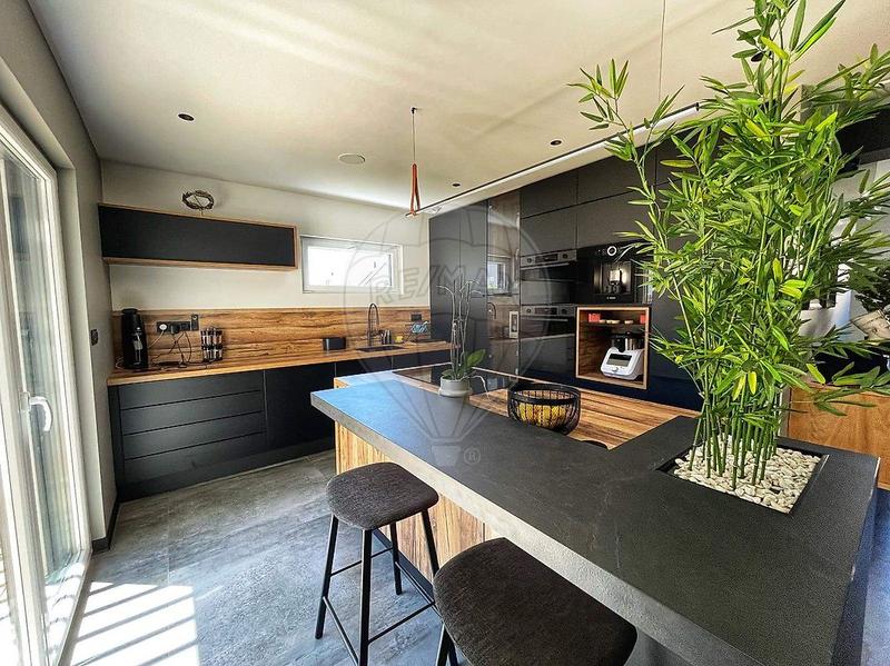 Maison - 150 m² - 5 pièces