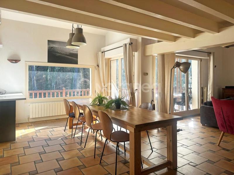 Villa - 200 m² - 8 pièces