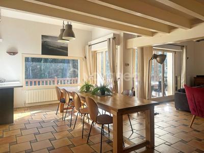 Villa - 200 m² - 8 pièces