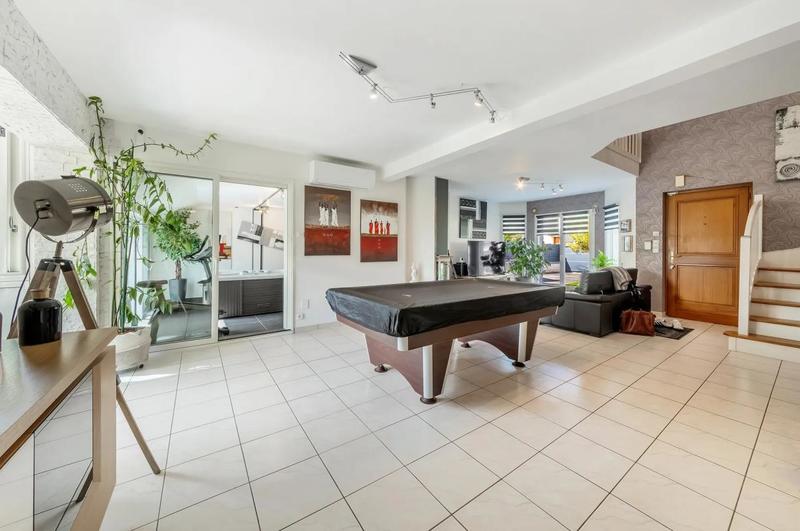 Maison - 186 m² - 7 pièces