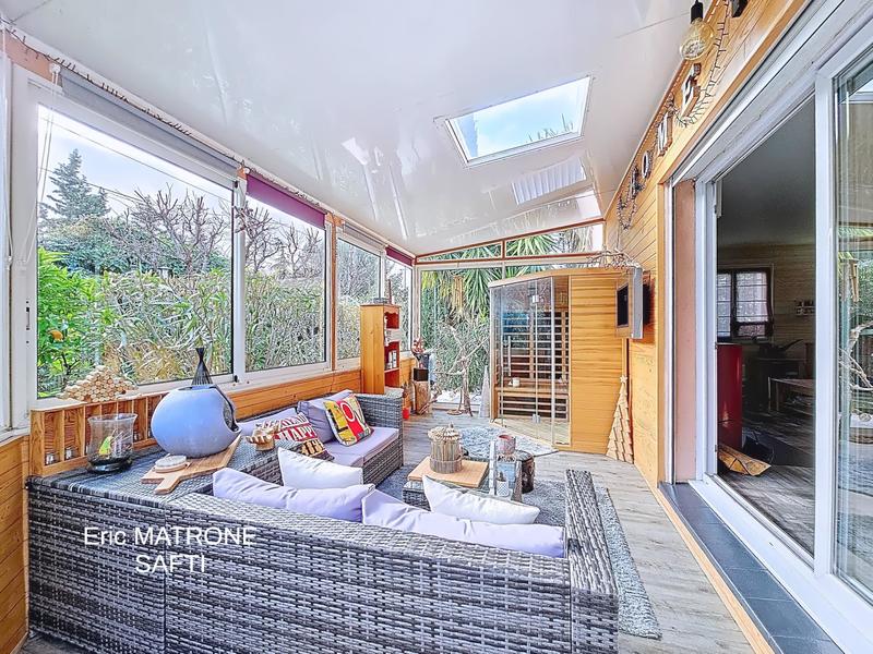 Maison - 105 m² - 5 pièces