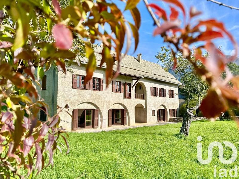 Maison - 372 m² - 14 pièces