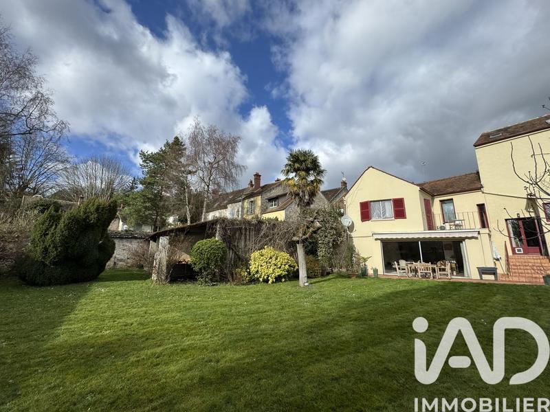 Maison - 180 m² - 8 pièces