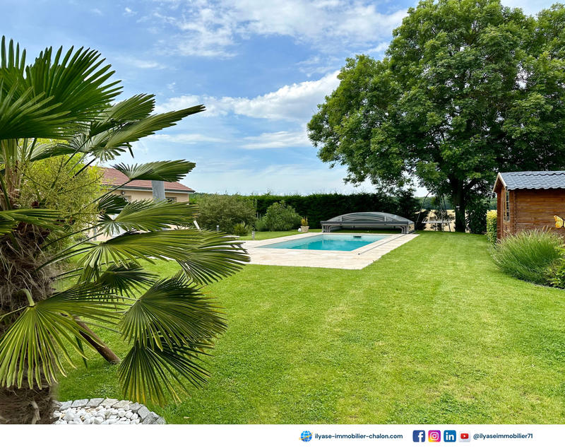 Maison - 225 m² - 7 pièces