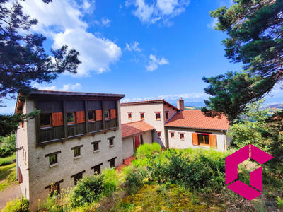 Maison - 293 m² - 11 pièces