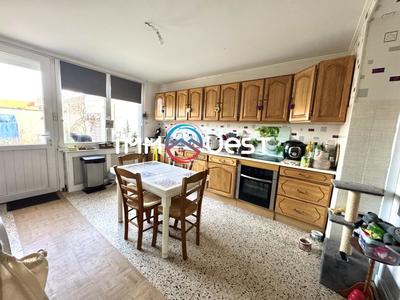 Maison - 137 m² - 6 pièces