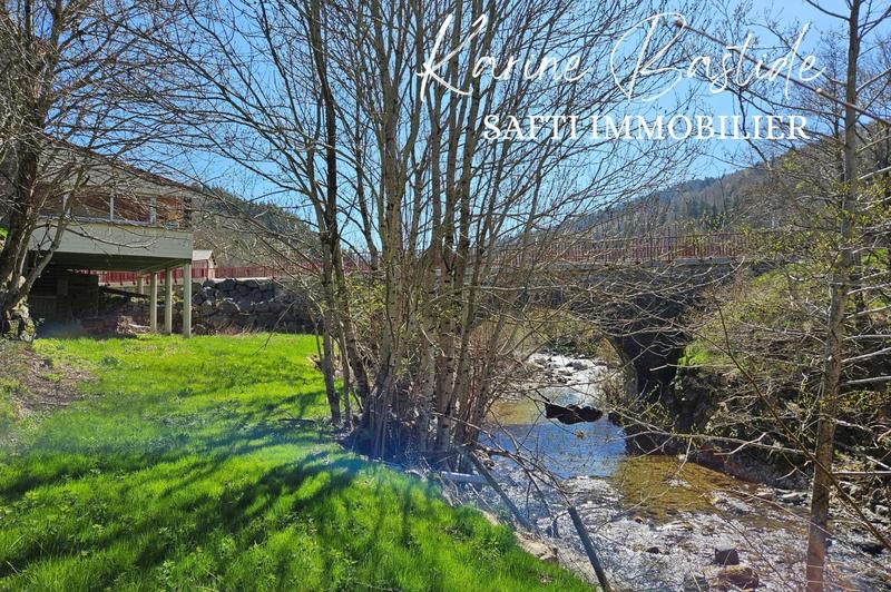 Maison - 245 m² - 8 pièces