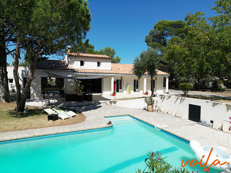 Maison - 181 m² - 6 pièces