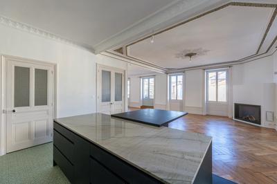 Appartement - 183 m² - 5 pièces