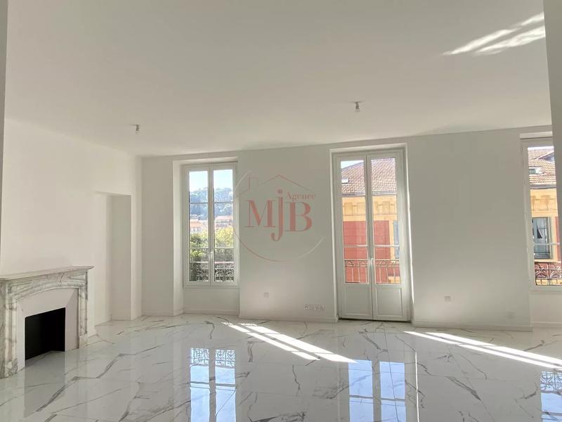 Appartement - 90 m² - 3 pièces