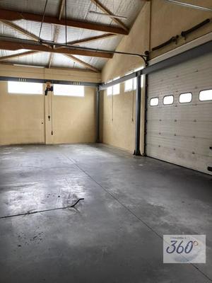 Local d'activités - 423 m²