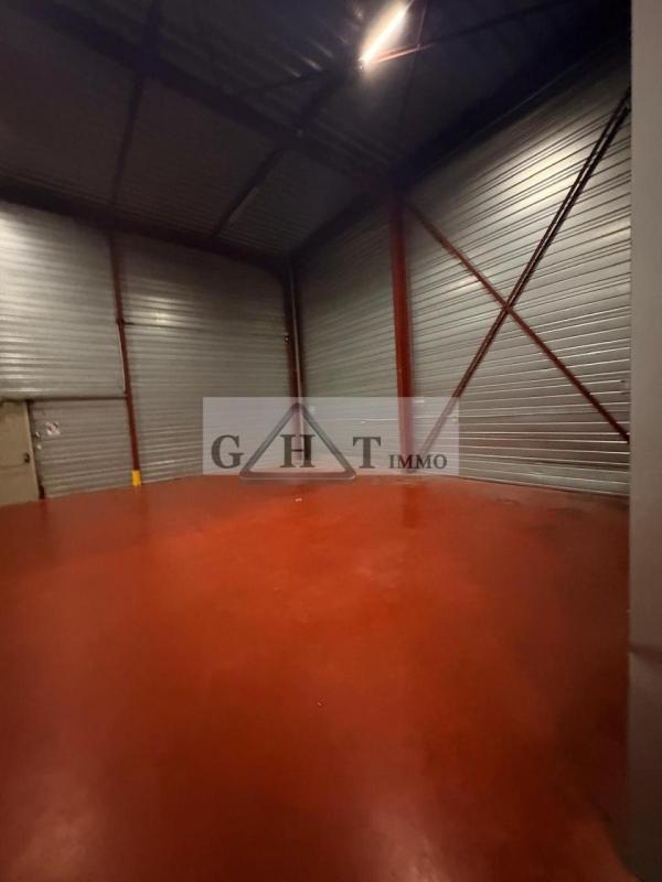 Entrepôt - 970 m²