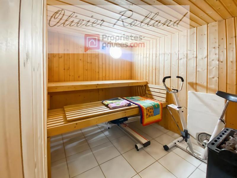 Maison - 220 m² - 9 pièces