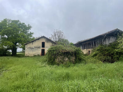 Maison - 250 m² - 6 pièces