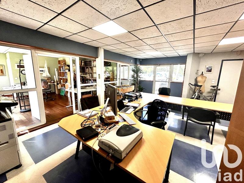 Maison - 250 m² - 10 pièces