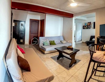 Appartement - 100 m² - 6 pièces