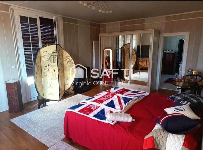 Maison - 400 m² - 10 pièces