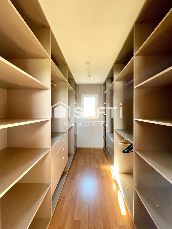 Maison - 243 m² - 7 pièces