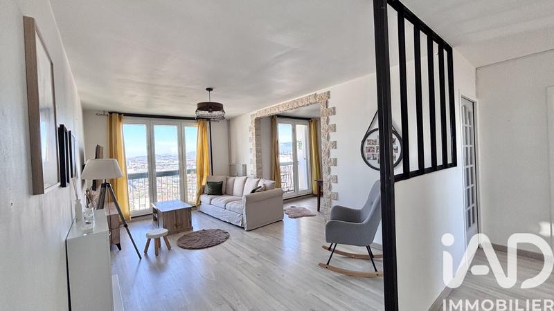 Appartement - 92 m² - 5 pièces