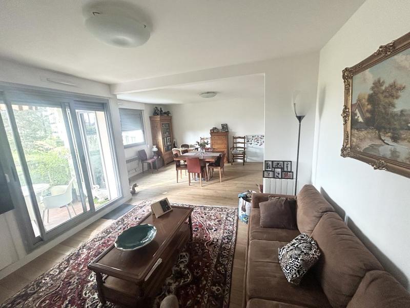 Appartement - 90 m² - 4 pièces