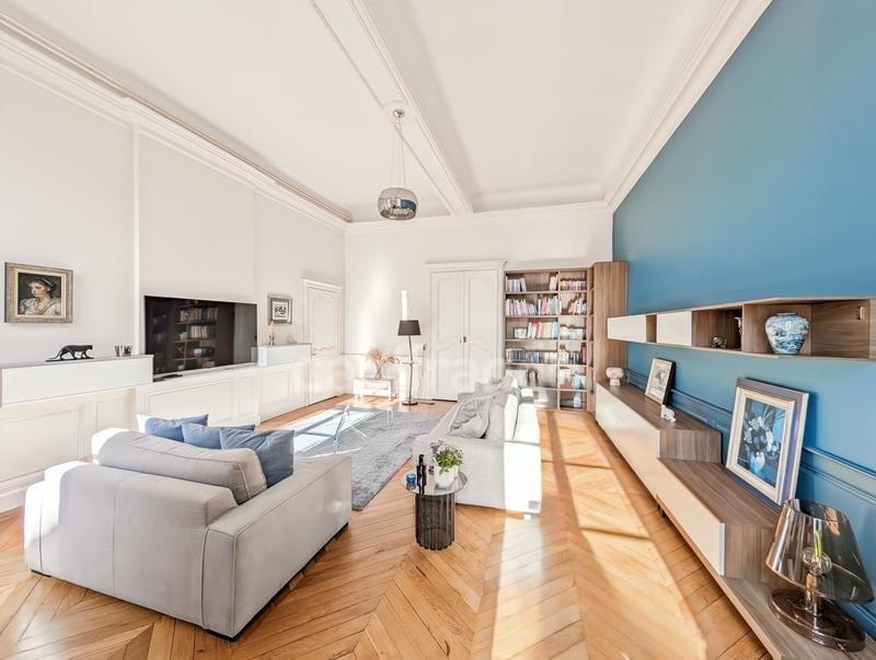 Appartement bourgeois - 161 m² - 5 pièces