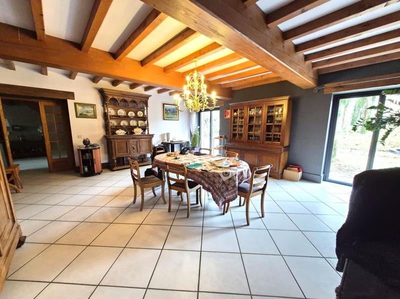 Propriété - 440 m² - 9 pièces