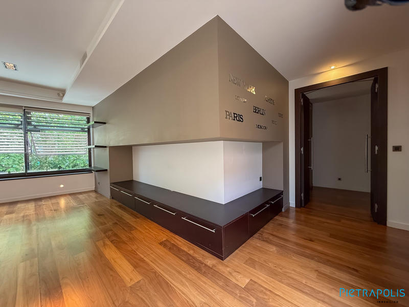 Appartement - 171 m² - 5 pièces