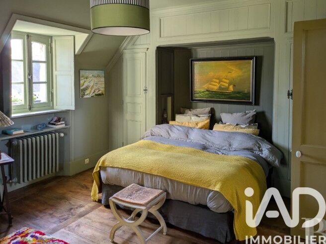 Maison - 218 m² - 6 pièces