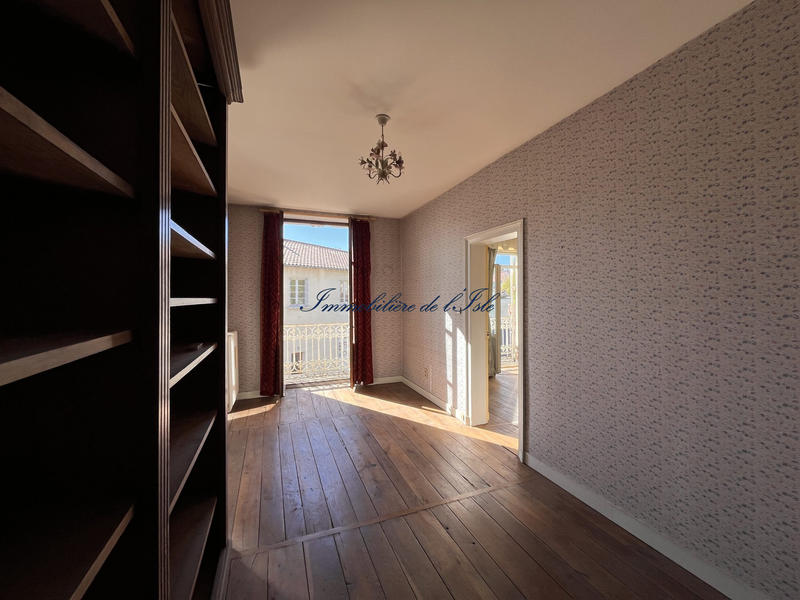 Maison - 280 m² - 10 pièces