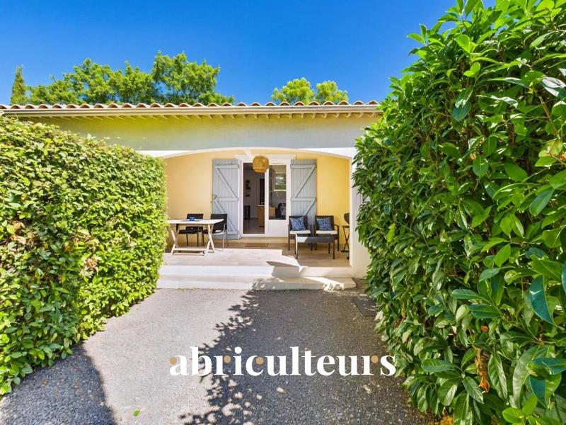 Villa - 261 m² - 12 pièces