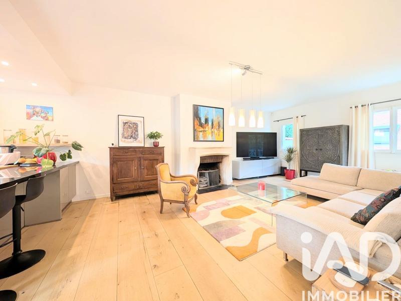 Maison - 213 m² - 8 pièces