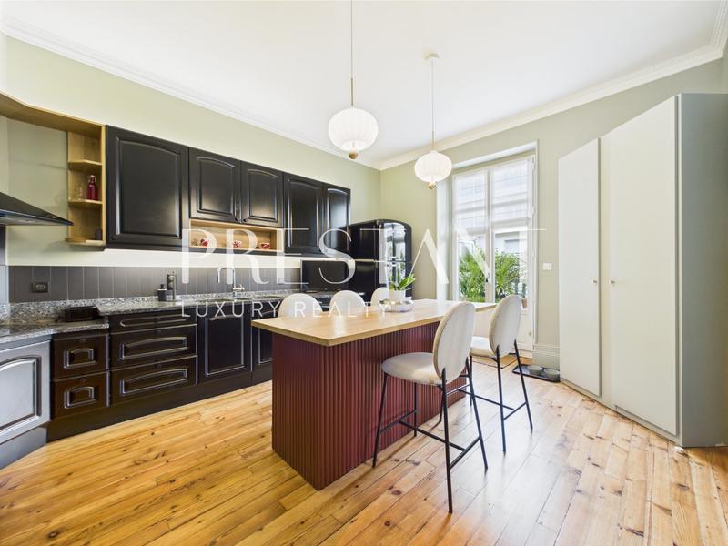 Appartement - 150 m² - 4 pièces