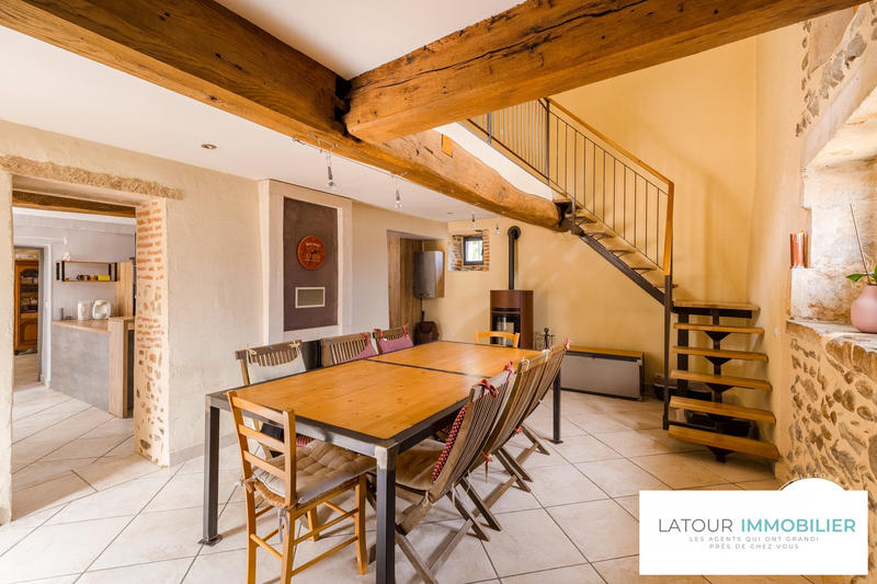 Maison - 220 m² - 10 pièces