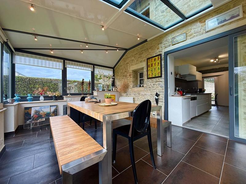 Maison - 220 m² - 8 pièces