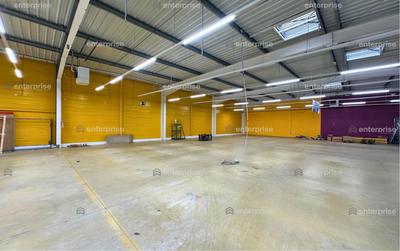 Local commercial - 1 079 m²