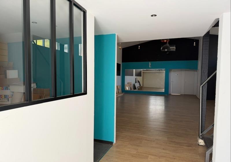Local commercial - 187 m² - 3 pièces