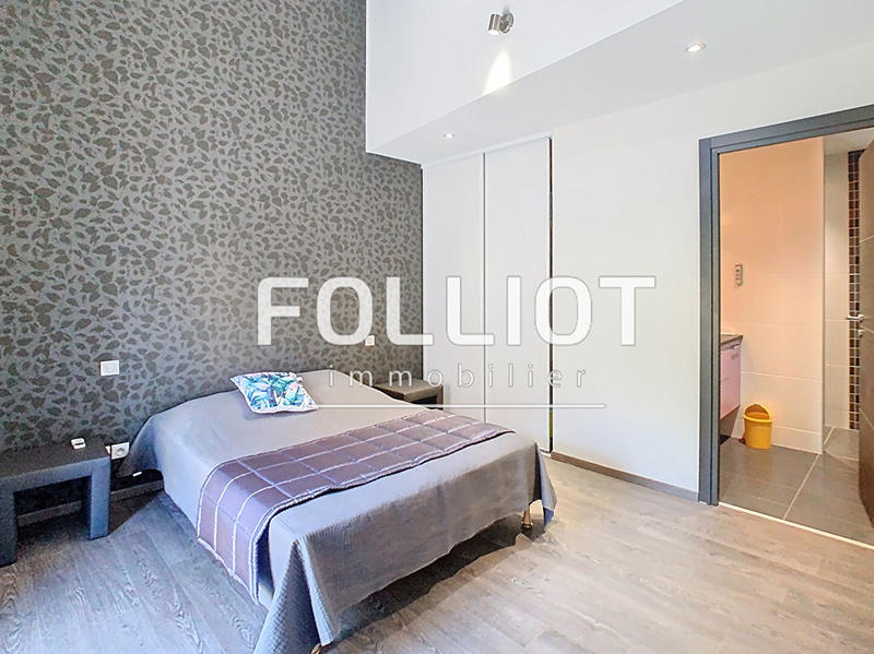 Maison - 224 m² - 8 pièces