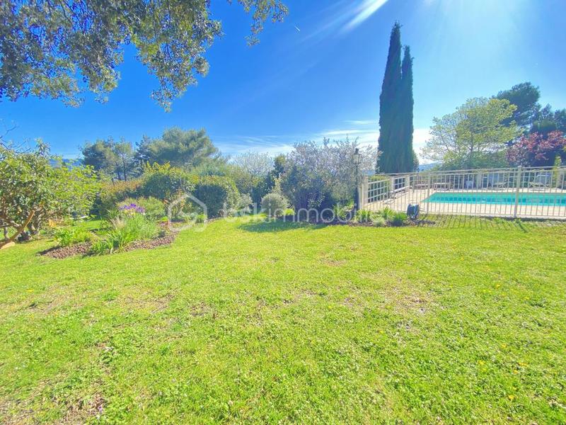 Villa - 185 m² - 6 pièces