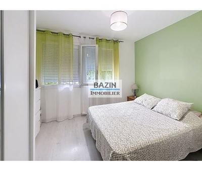 Maison traditionnelle - 118 m² - 6 pièces