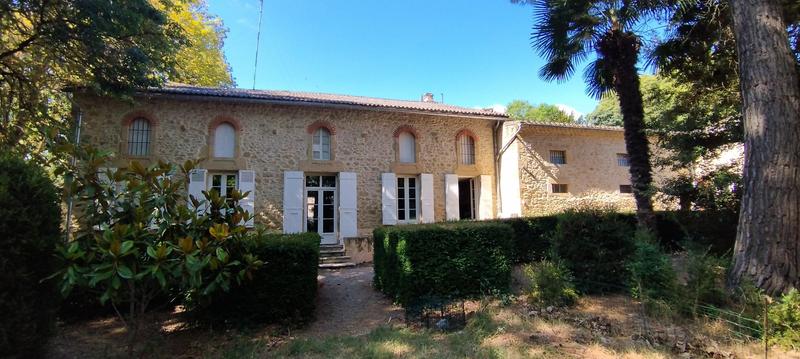 Maison - 295 m² - 9 pièces