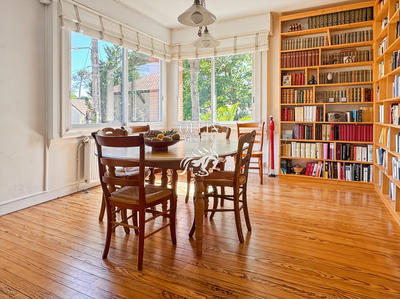 Villa - 260 m² - 8 pièces