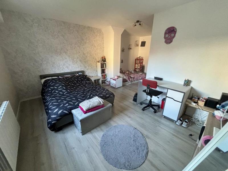 Maison - 214 m² - 12 pièces