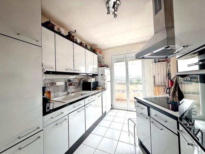 Appartement - 100 m² - 5 pièces