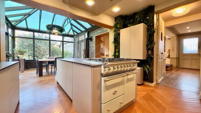 Maison - 167 m² - 6 pièces