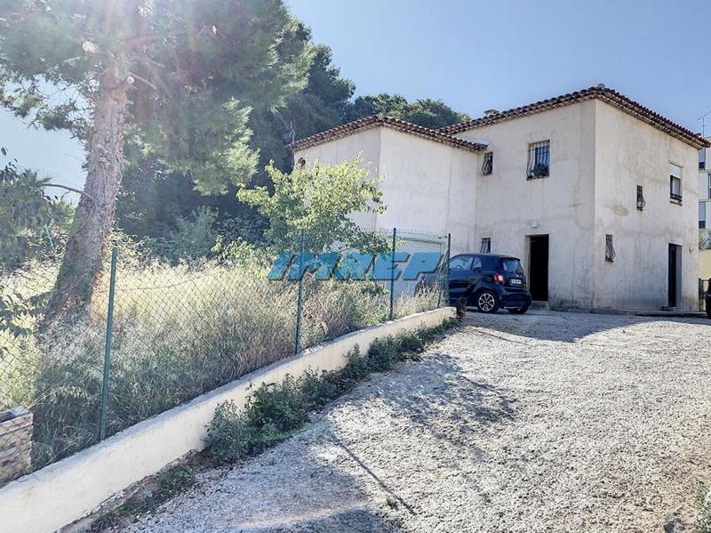 Maison - 160 m² - 5 pièces