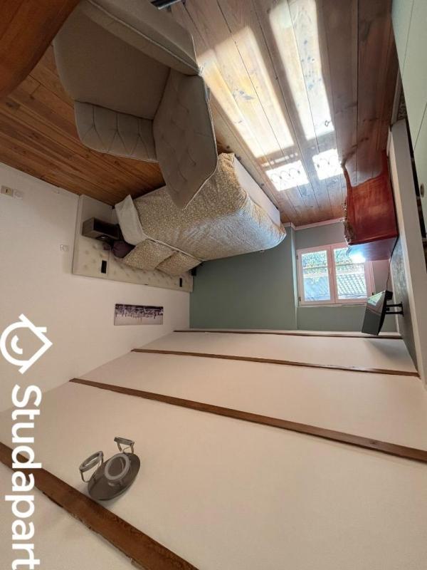 Chambre - 11 m² - 1 pièce