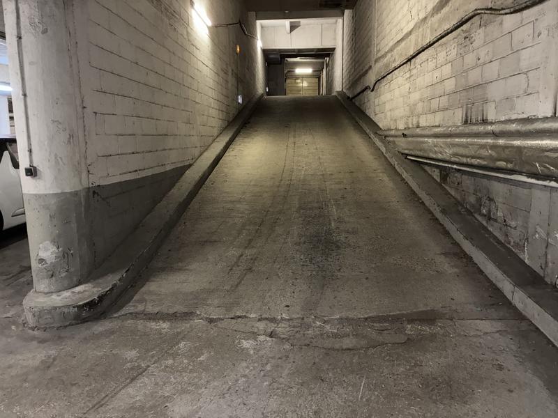 Parking / Garage - 193 m²